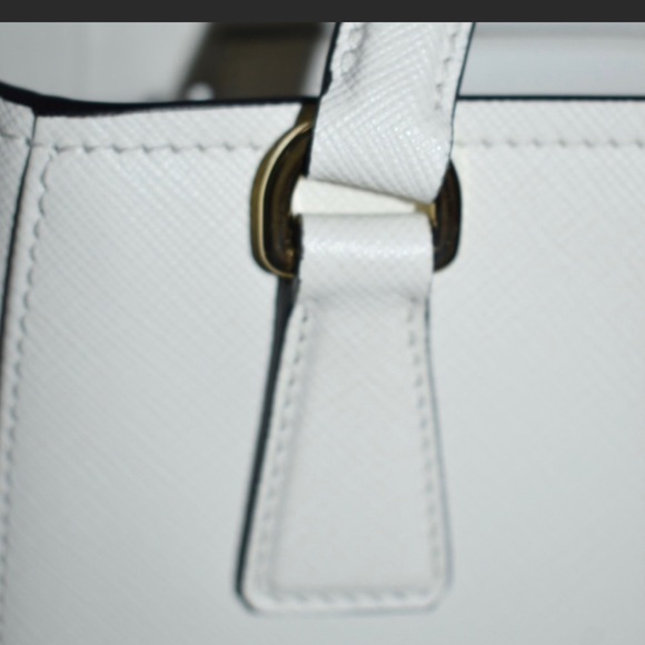 ♥️PRICE DROP l♥️Prada gorgeous bag, brand new - Picture 12 of 12